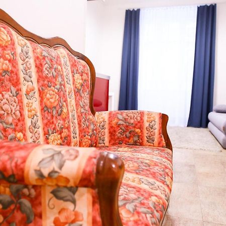 Stefania Apartment Centre Прага Экстерьер фото