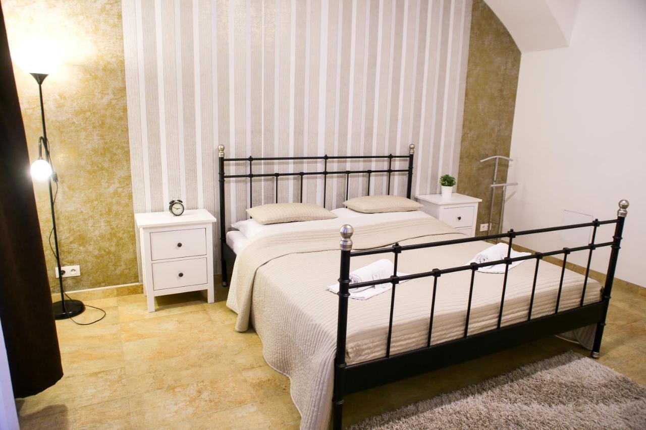 Stefania Apartment Centre Прага Экстерьер фото