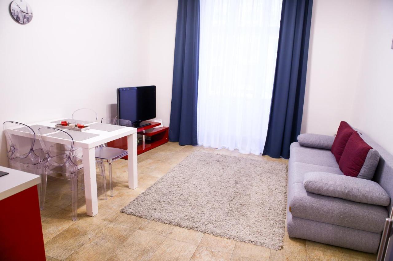 Stefania Apartment Centre Прага Экстерьер фото